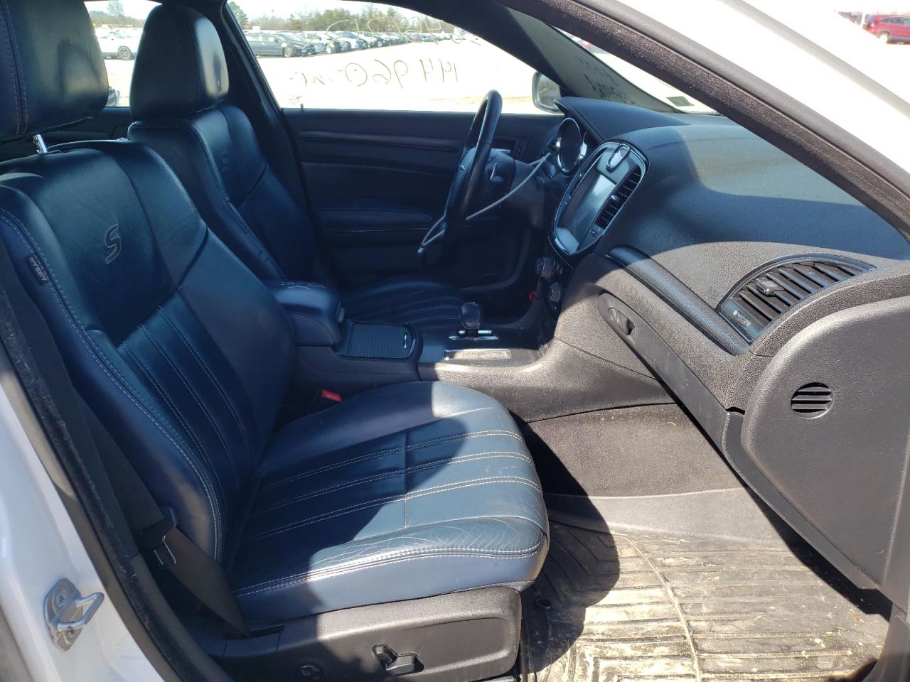Photo 5 from auction – 2014 CHRYSLER 300 S with VIN 2C3CCABG9EH221902