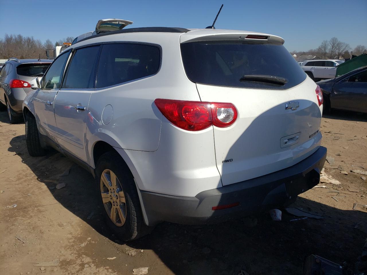 Photo 3 from auction – 2010 CHEVROLET TRAVERSE L with VIN 1GNLVGED3AS132296