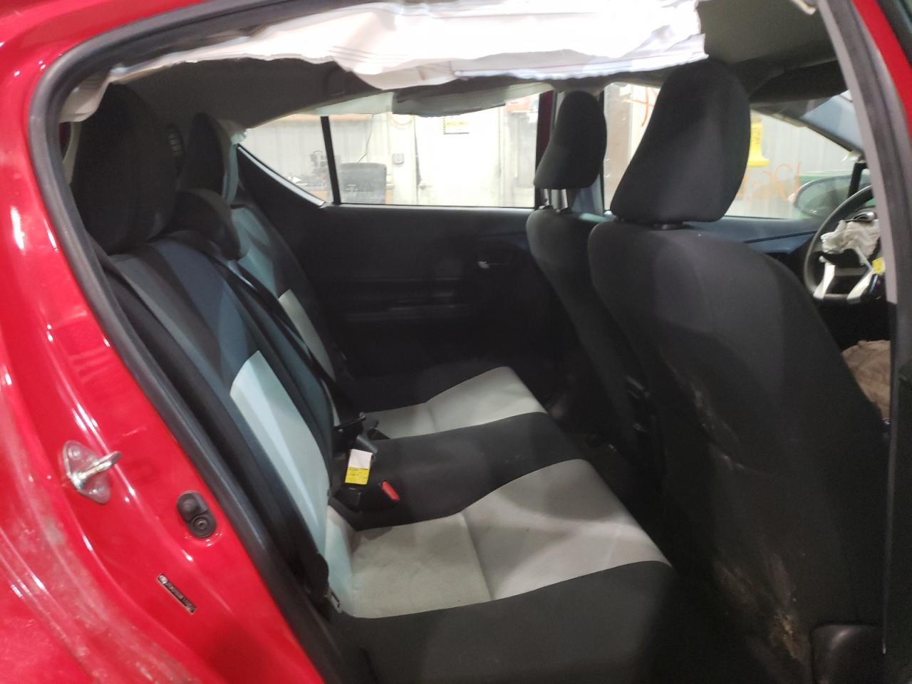 Photo 6 from auction – 2015 TOYOTA PRIUS C with VIN JTDKDTB38F1103501