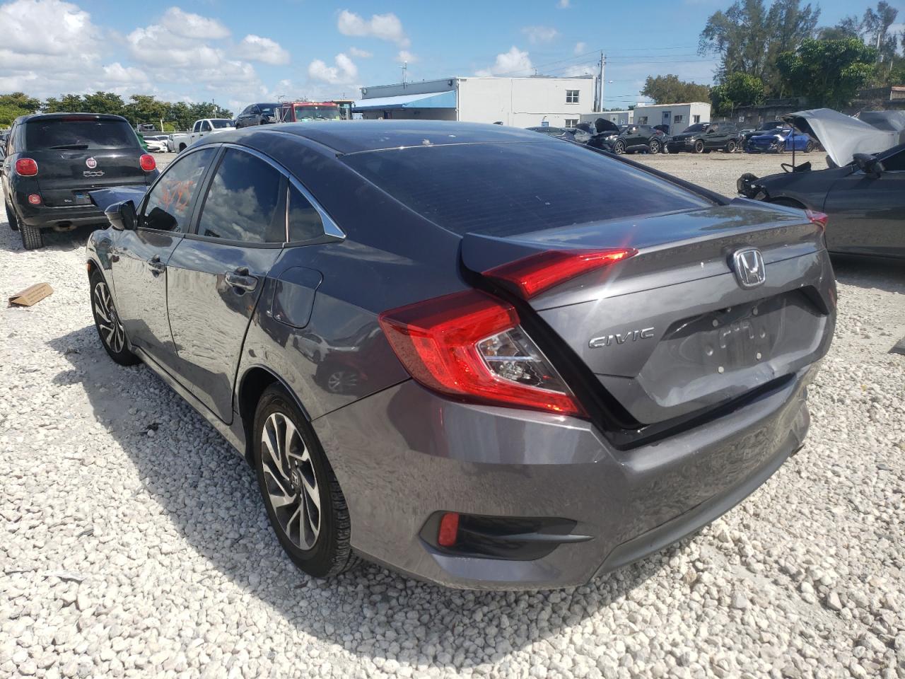 Photo 3 from auction – 2016 HONDA CIVIC EX with VIN 2HGFC2F83GH504835