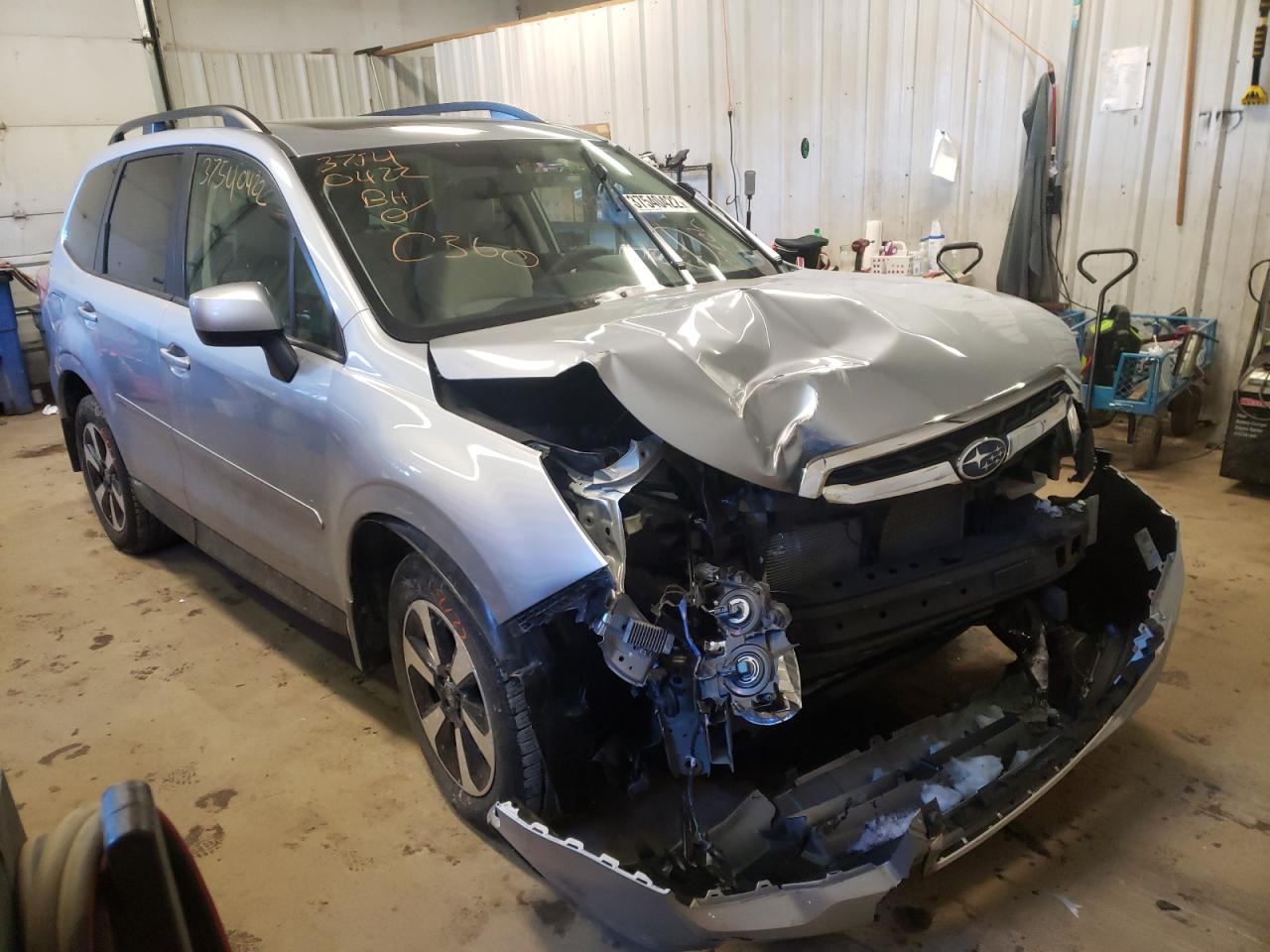 SUBARU FORESTER 2018 with VIN JF2SJAEC0JH539575 - Photo from auction