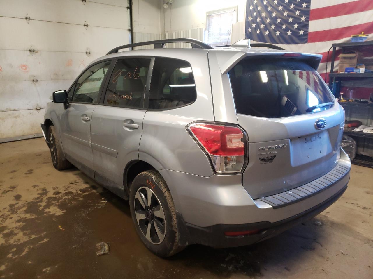 Photo 3 from auction – 2018 SUBARU FORESTER with VIN JF2SJAEC0JH539575
