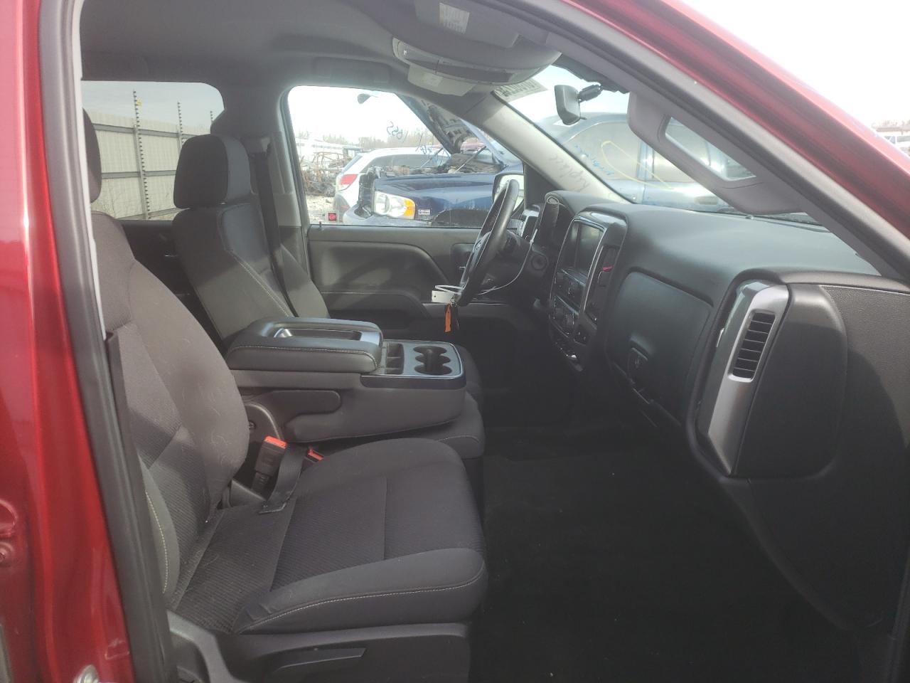 Photo 5 from auction – 2018 CHEVROLET SILVERADO with VIN 3GCUKREC3JG325810