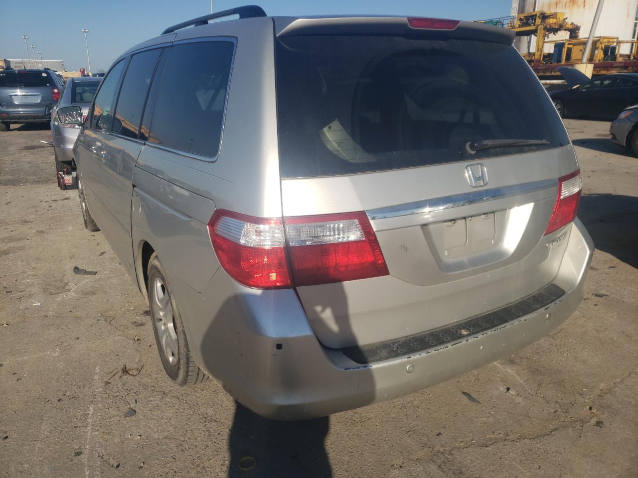 Photo 3 from auction – 2005 HONDA ODYSSEY TO with VIN 5FNRL38815B034502