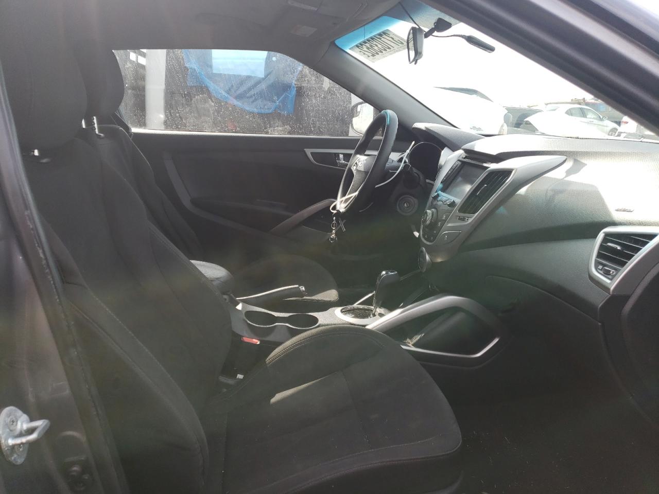 Photo 5 from auction – 2015 HYUNDAI VELOSTER with VIN KMHTC6AD3FU231979