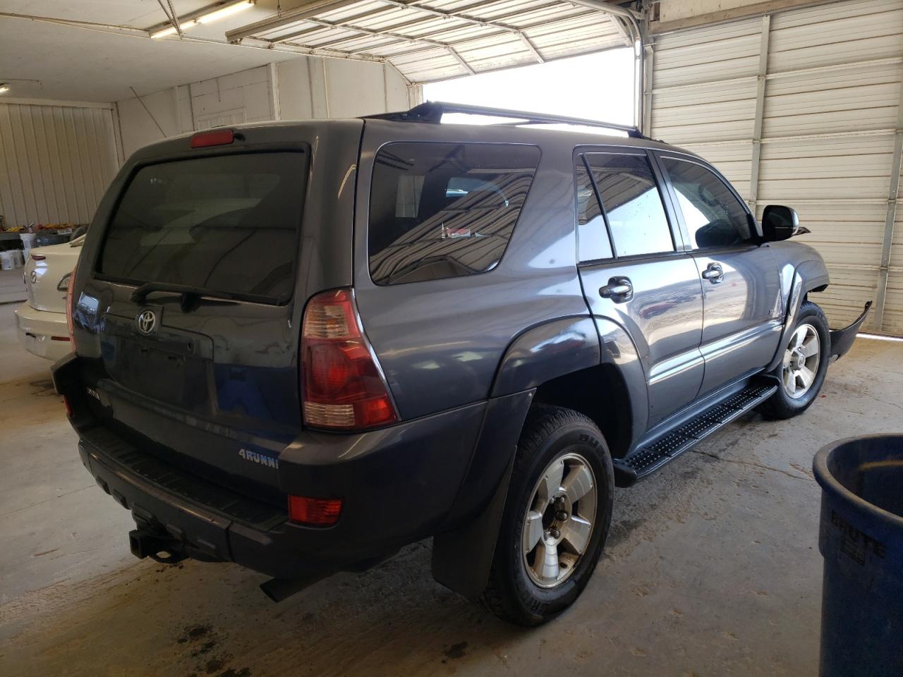 Photo 4 from auction – 2005 TOYOTA 4RUNNER SR with VIN JTEZT14R858006548