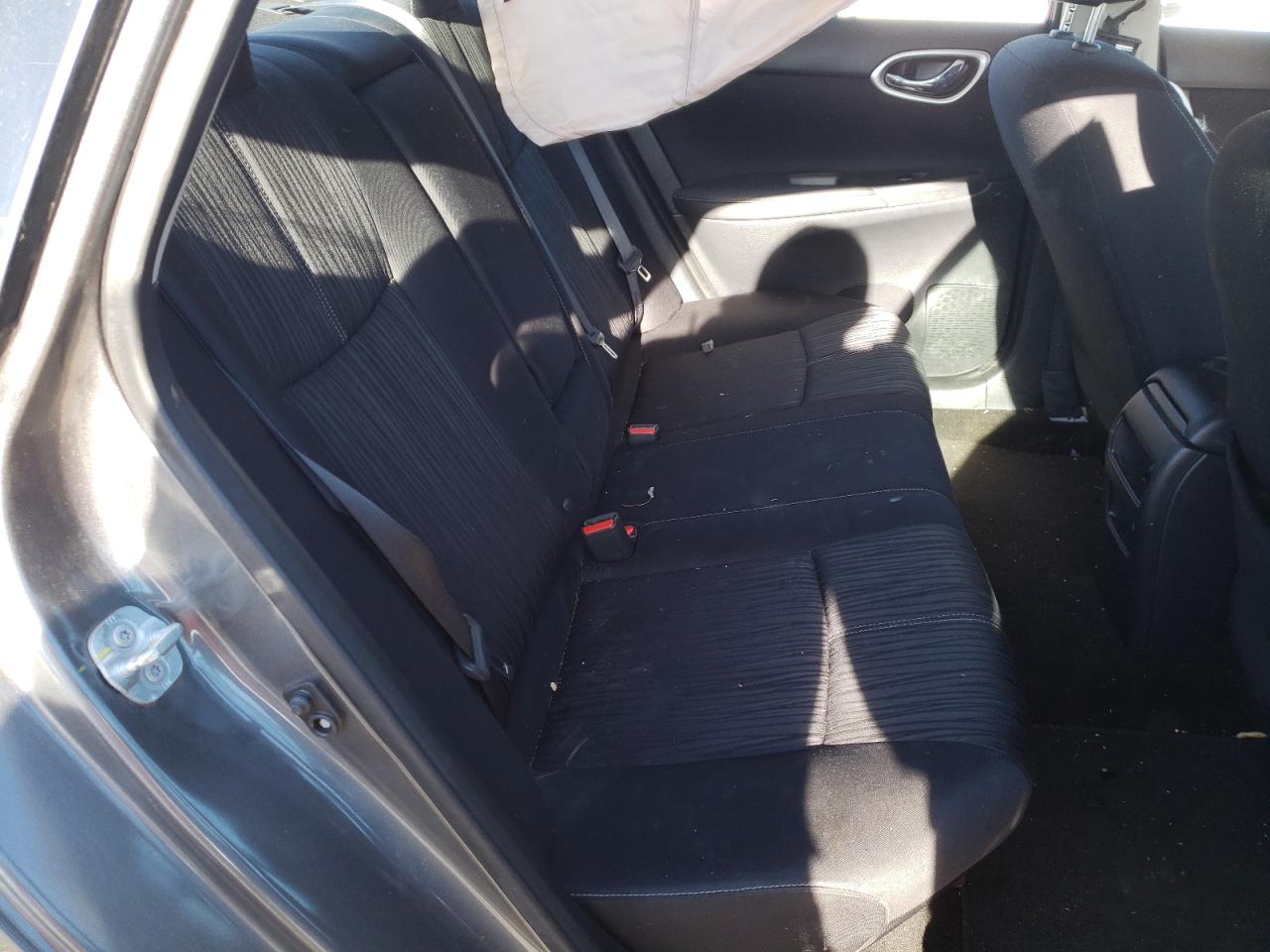 Photo 6 from auction – 2017 NISSAN SENTRA S with VIN 3N1AB7AP6HL658281
