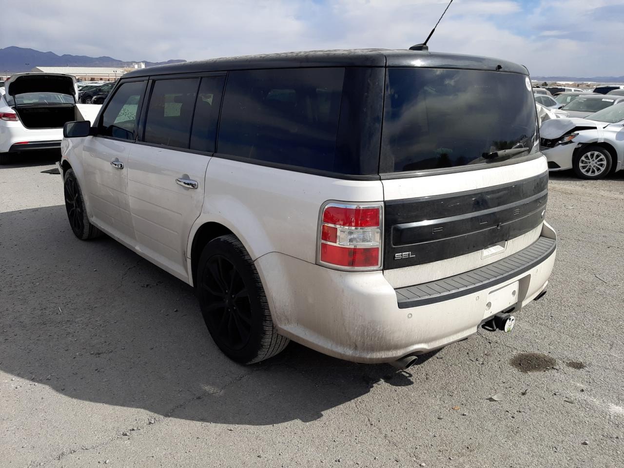 Photo 3 from auction – 2016 FORD FLEX SEL with VIN 2FMGK5C89GBA20288