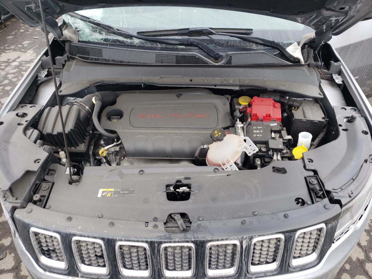 Photo 7 from auction – 2020 JEEP COMPASS LA with VIN 3C4NJCBB2LT236420