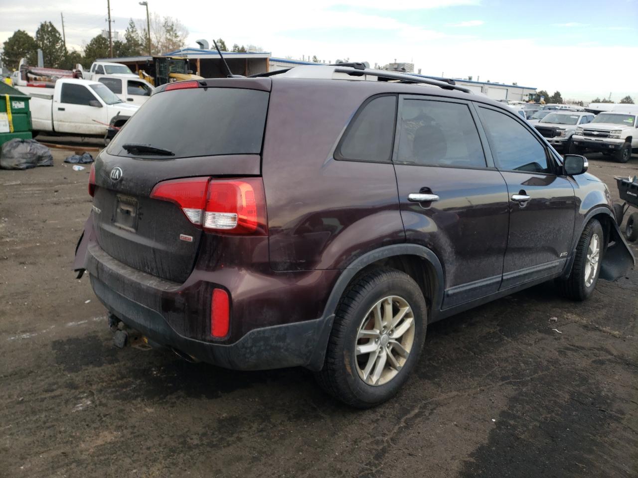 Photo 4 from auction – 2014 KIA SORENTO LX with VIN 5XYKTDA71EG481736