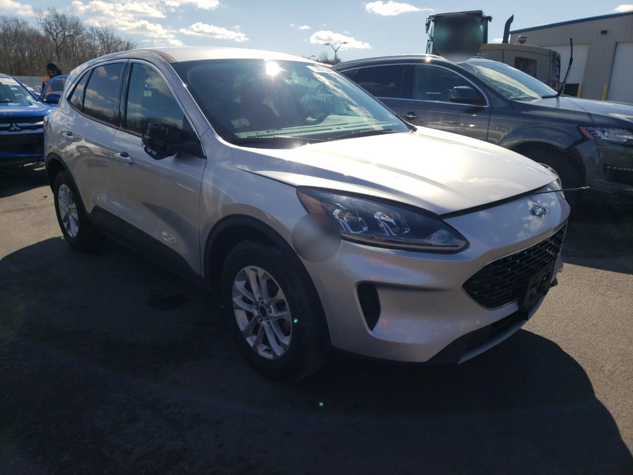 FORD ESCAPE SE 2020 with VIN 1FMCU9G61LUA19536 - Photo from auction