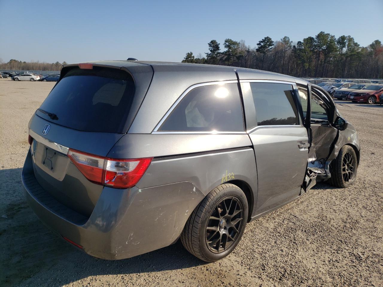 Photo 4 from auction – 2011 HONDA ODYSSEY EX with VIN 5FNRL5H63BB043479