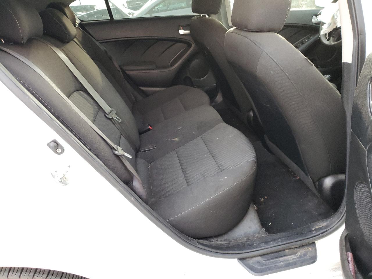 Photo 6 from auction – 2018 KIA FORTE LX with VIN 3KPFK4A73JE265771