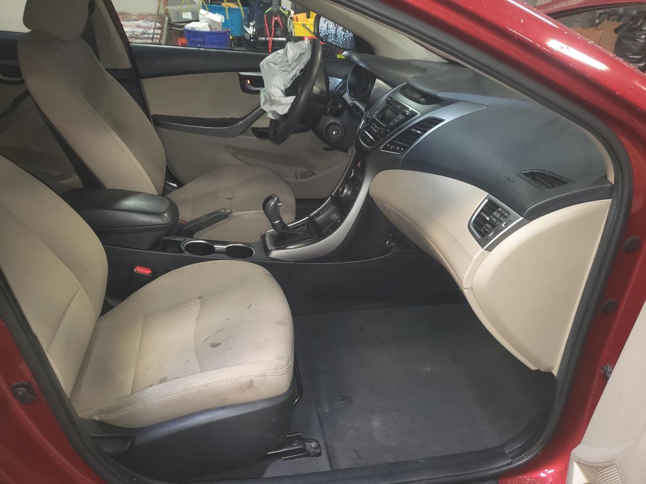 Photo 5 from auction – 2016 HYUNDAI ELANTRA SE with VIN 5NPDH4AE2GH716682