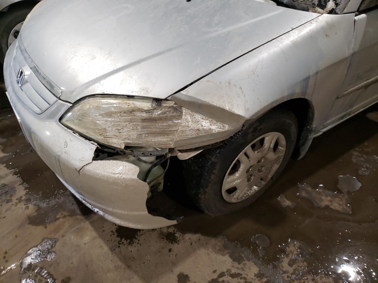 Photo 9 from auction – 2001 HONDA CIVIC DX with VIN 2HGES16331H940024