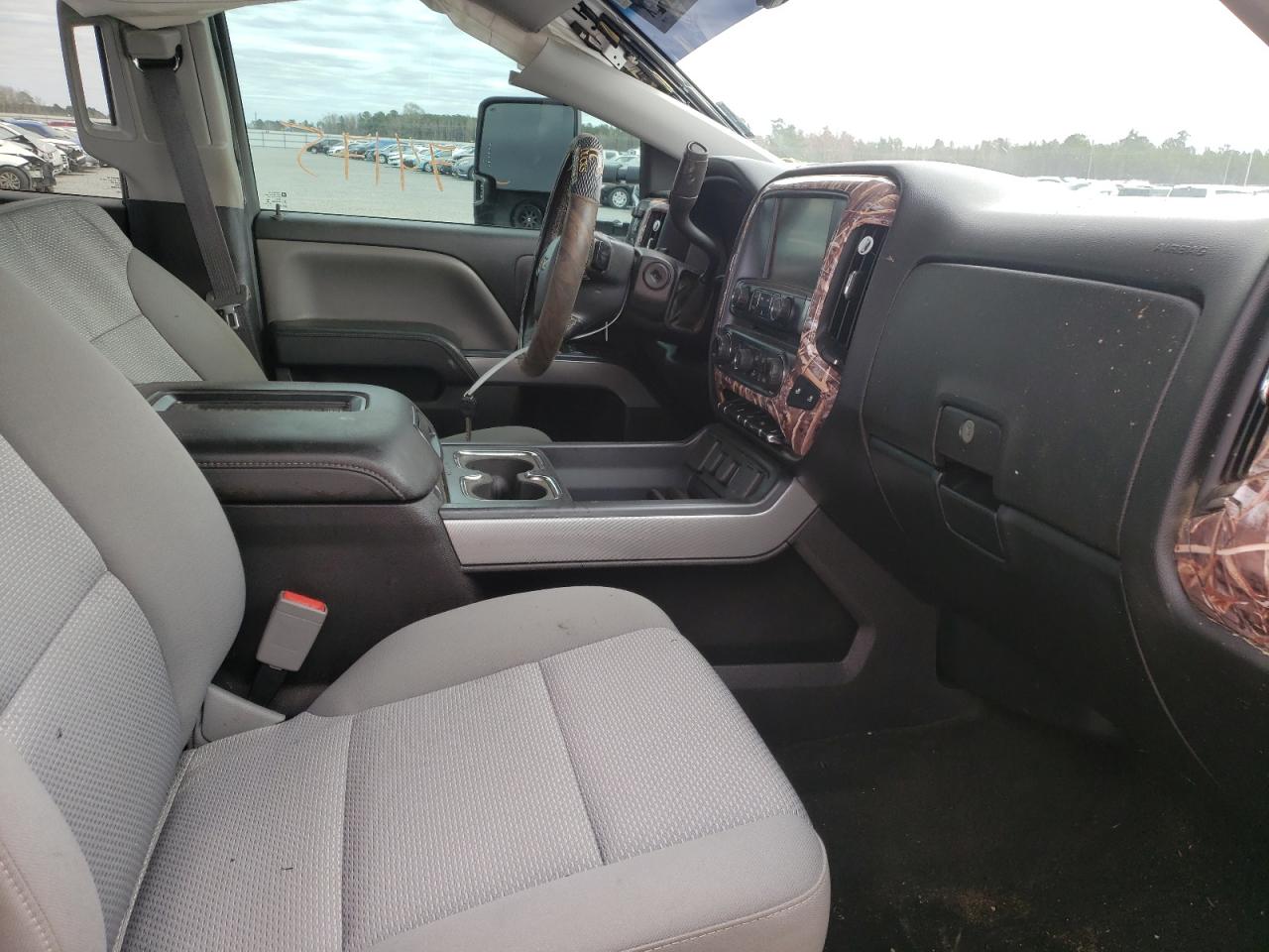 Photo 5 from auction – 2017 CHEVROLET SILVERADO with VIN 3GCUKREC6HG108536