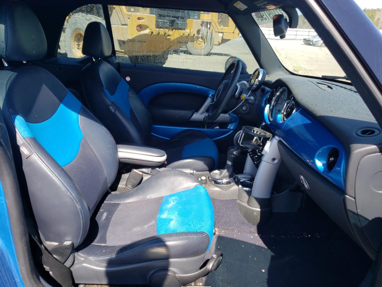 Photo 5 from auction – 2007 MINI COOPER S with VIN WMWRH33537TL95015