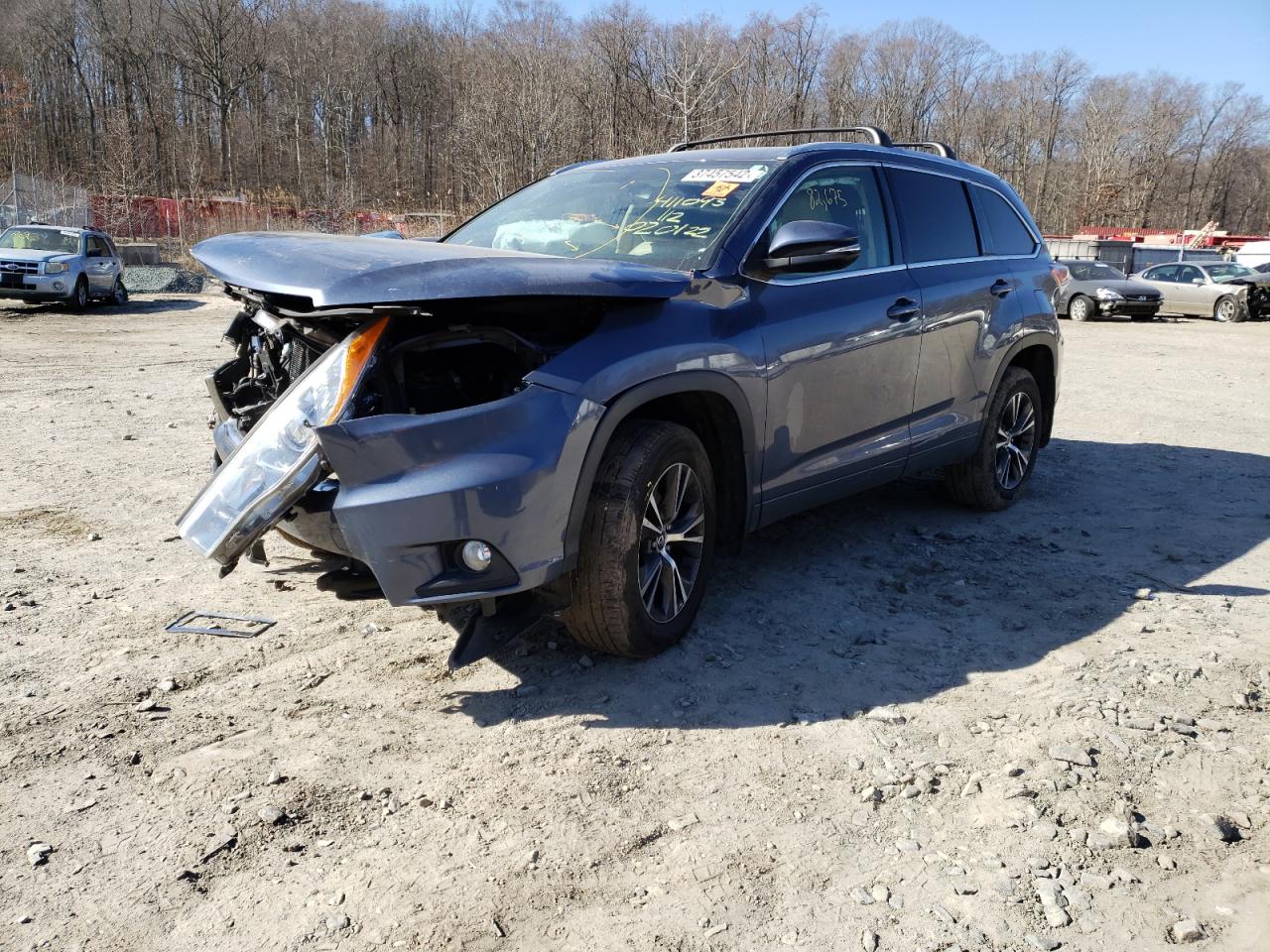 Photo 2 from auction – 2016 TOYOTA HIGHLANDER with VIN 5TDJKRFH8GS328645