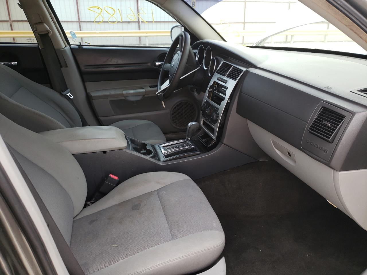 Photo 5 from auction – 2006 DODGE MAGNUM SXT with VIN 2D4FV47V86H287633
