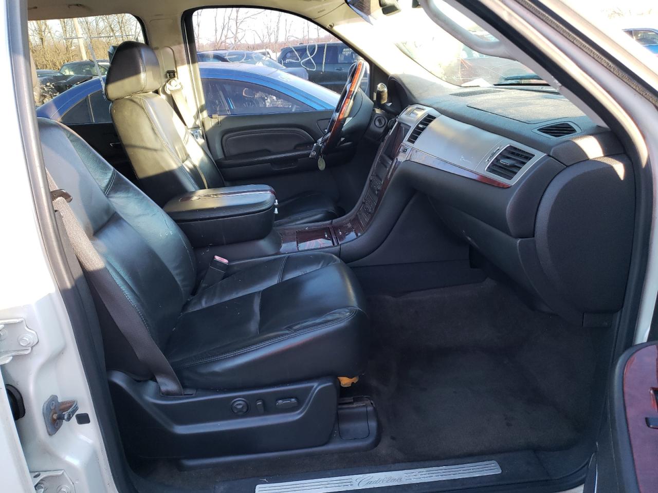 Photo 5 from auction – 2009 CADILLAC ESCALADE E with VIN 1GYFK26229R177984
