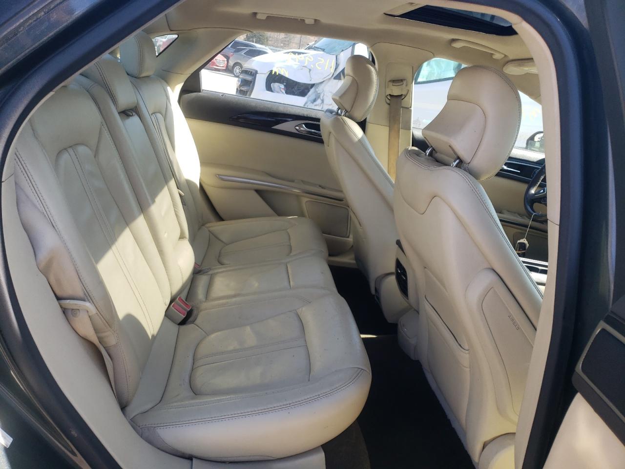Photo 6 from auction – 2015 LINCOLN MKZ with VIN 3LN6L2J95FR607199