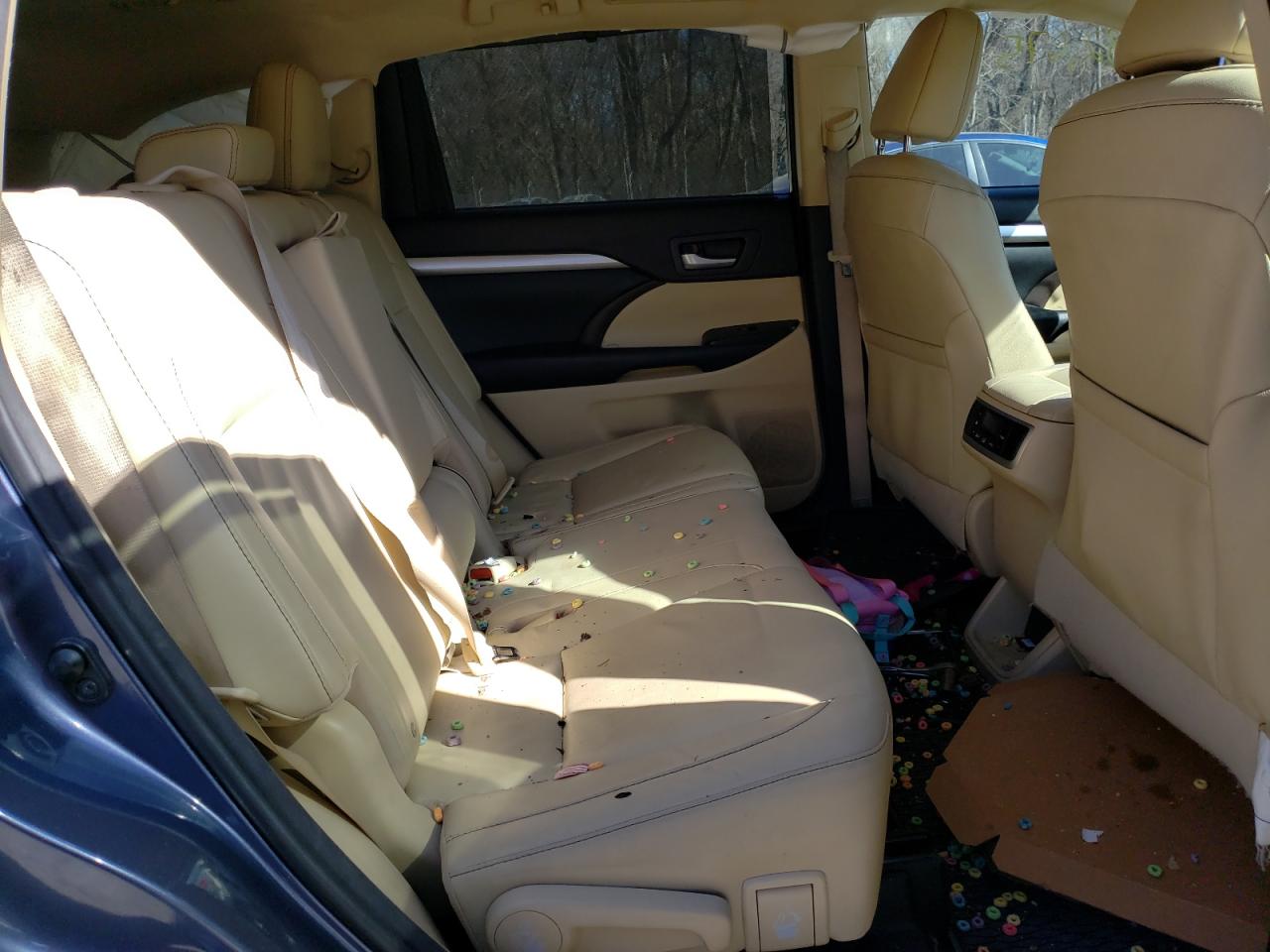 Photo 6 from auction – 2016 TOYOTA HIGHLANDER with VIN 5TDJKRFH8GS328645