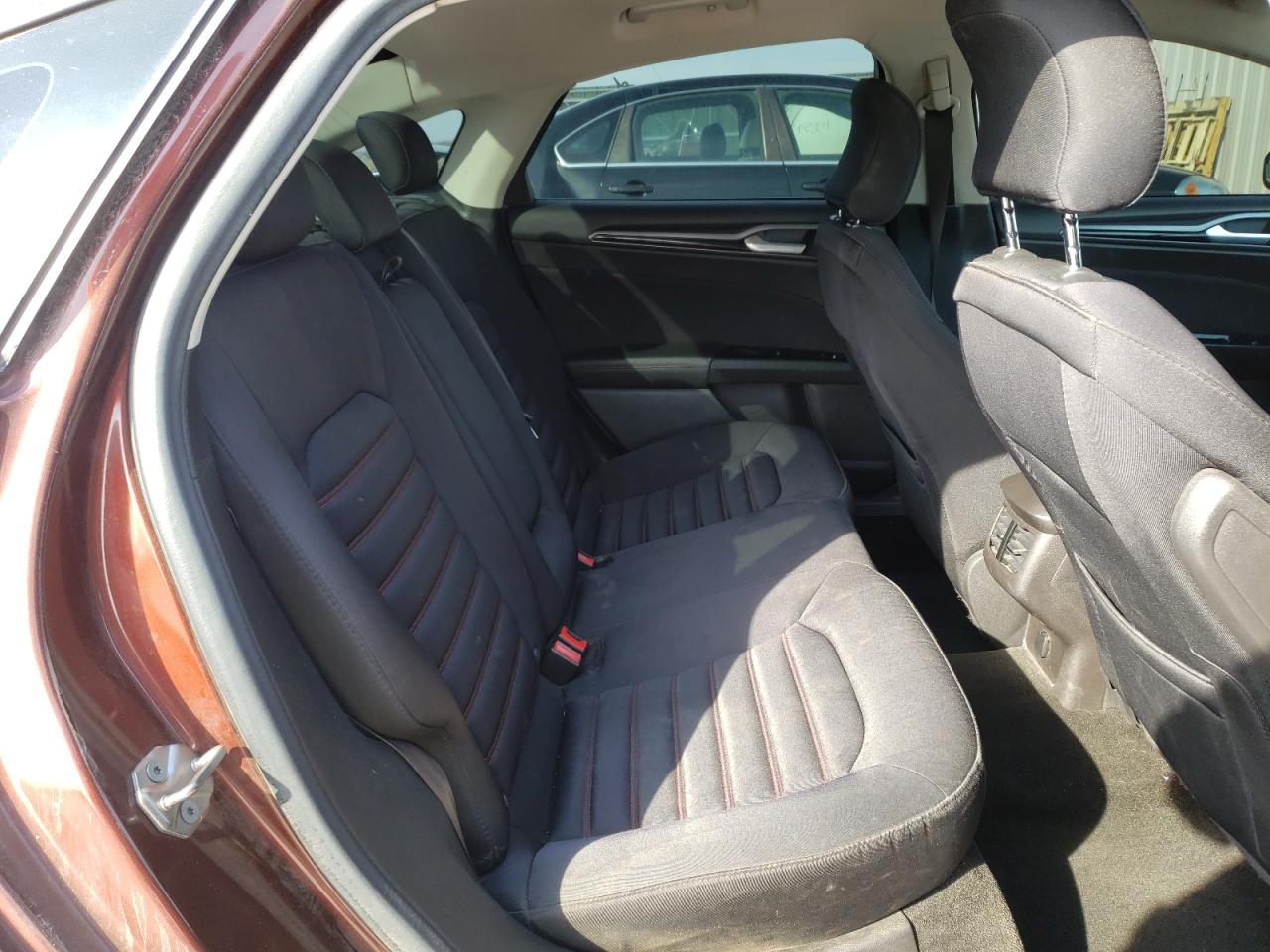 Photo 6 from auction – 2016 FORD FUSION SE with VIN 3FA6P0H73GR310778