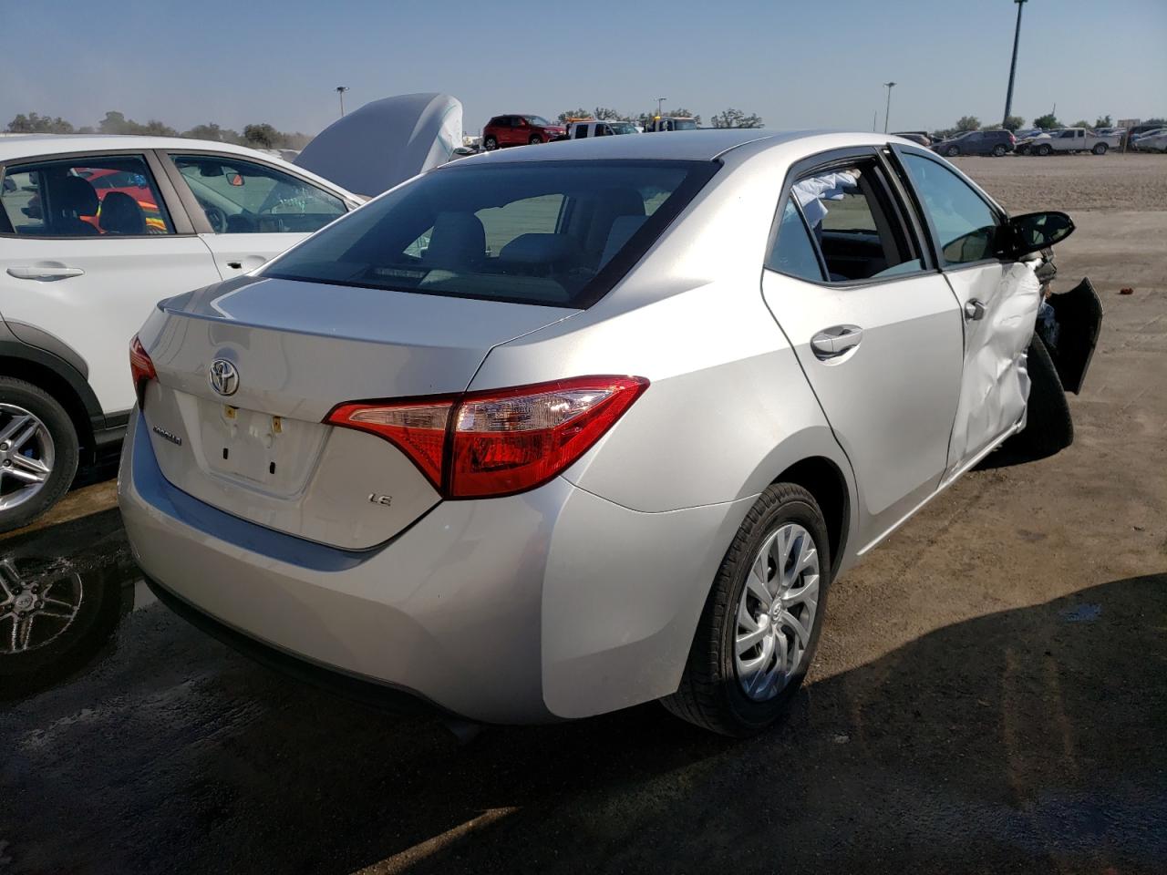 Photo 4 from auction – 2018 TOYOTA COROLLA L with VIN 2T1BURHE4JC035603