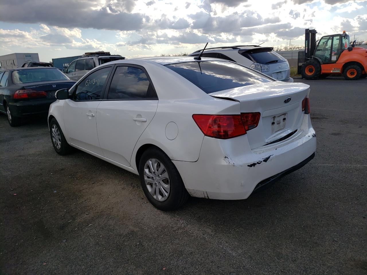 Photo 3 from auction – 2011 KIA FORTE EX with VIN KNAFU4A26B5403814