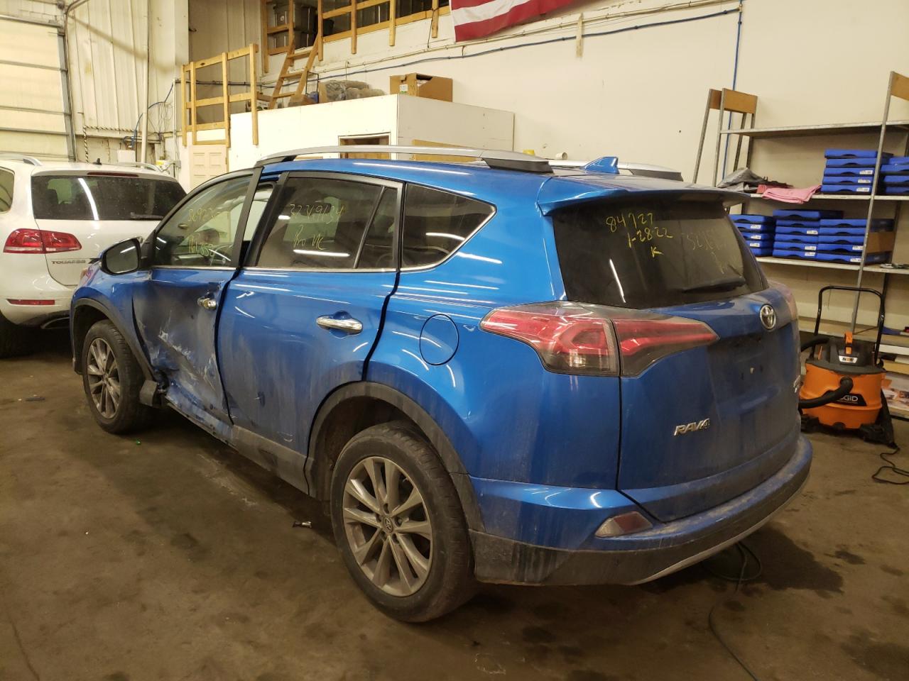 Photo 3 from auction – 2017 TOYOTA RAV4 LIMIT with VIN 2T3DFREV0HW623943