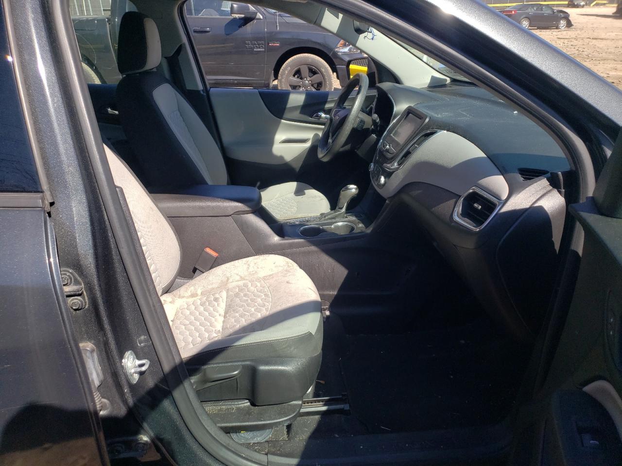 Photo 5 from auction – 2018 CHEVROLET EQUINOX LS with VIN 2GNAXREV8J6119147
