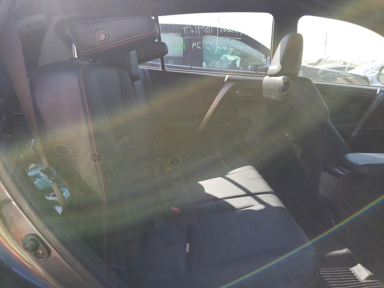 Photo 6 from auction – 2016 TOYOTA RAV4 SE with VIN JTMJFREV5GD192417