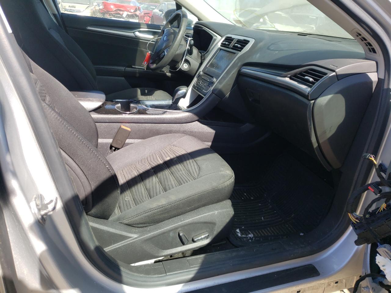 Photo 5 from auction – 2016 FORD FUSION SE with VIN 1FA6P0H70G5127664