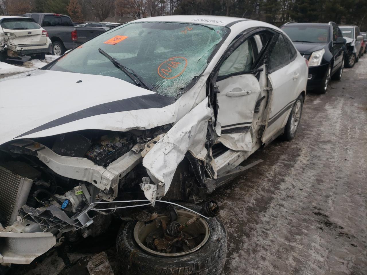Photo 10 from auction – 2014 FORD FOCUS SE with VIN 1FADP3F27EL197946