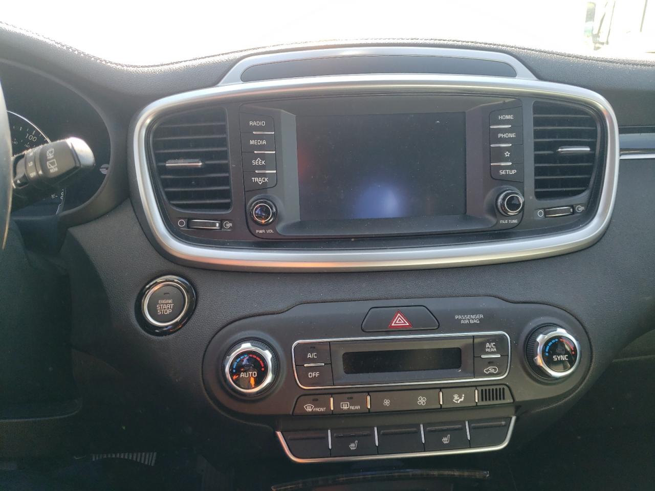 Photo 9 from auction – 2020 KIA SORENTO EX with VIN 5XYPH4A52LG659866