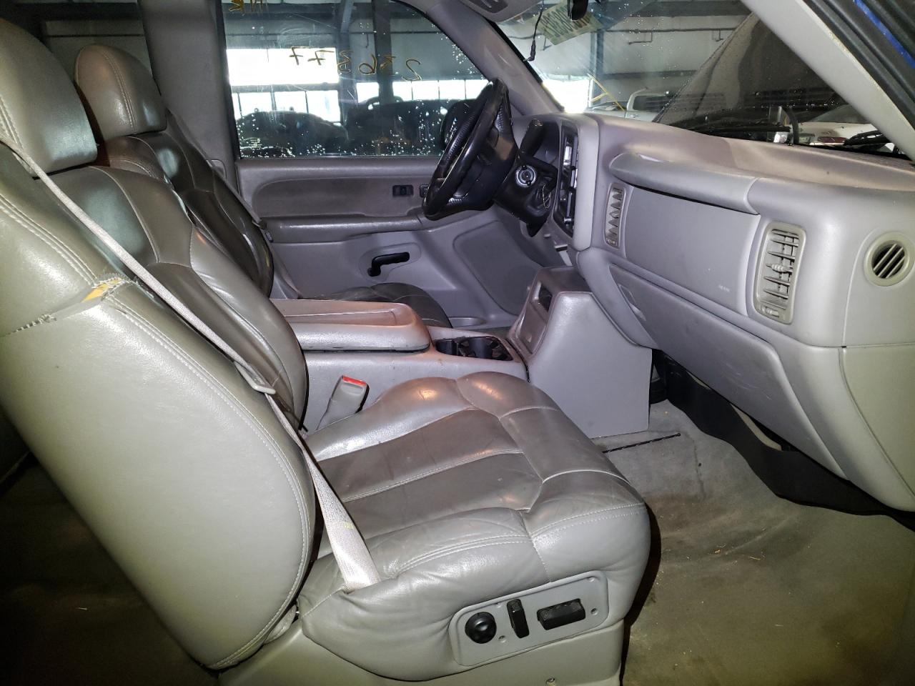 Photo 5 from auction – 2000 CHEVROLET SILVERADO with VIN 2GCEK19T7Y1374334