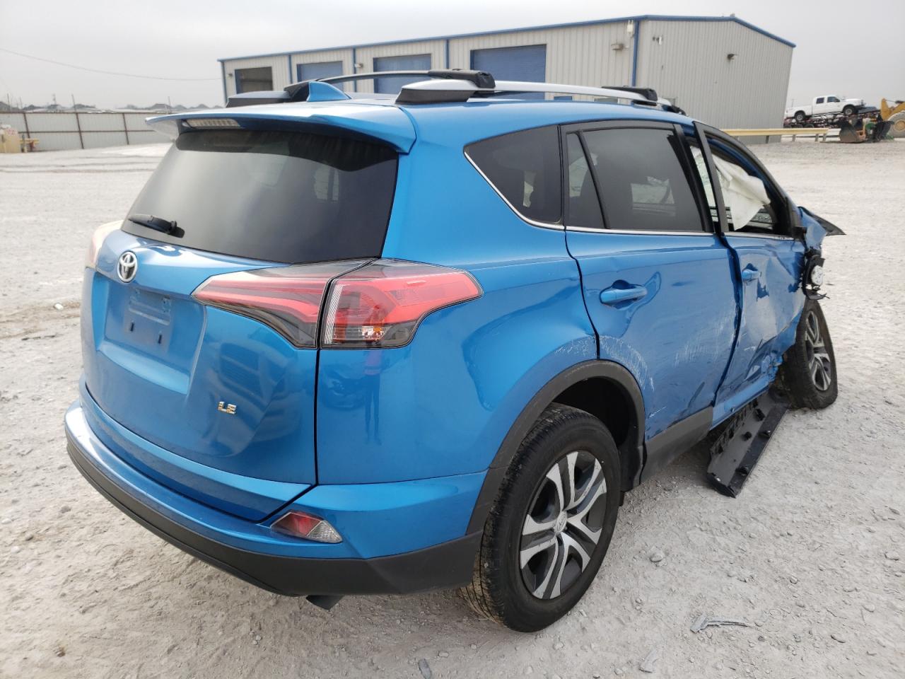 Photo 4 from auction – 2018 TOYOTA RAV4 LE with VIN JTMZFREV4JJ741276