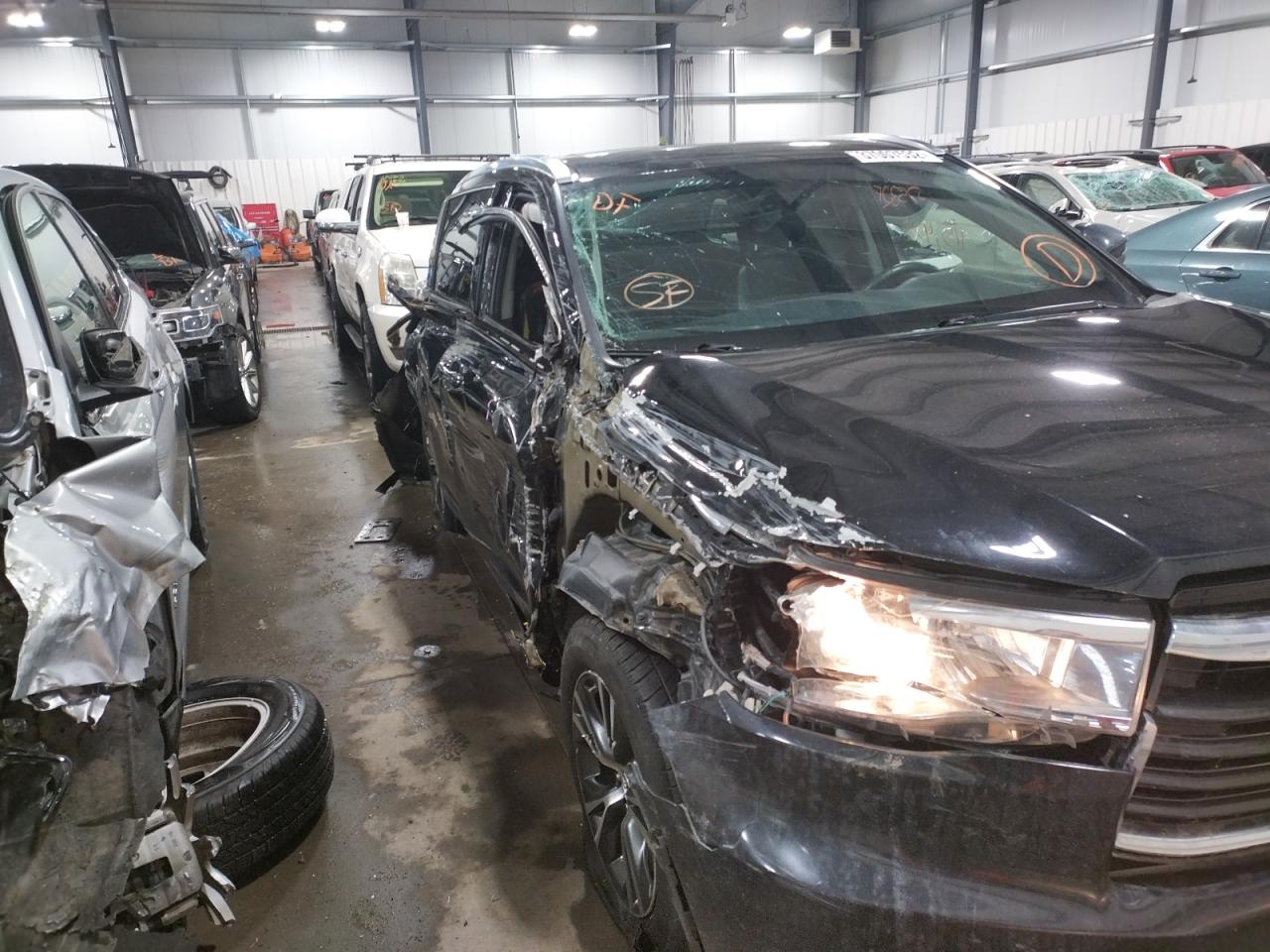 Photo 9 from auction – 2016 TOYOTA HIGHLANDER with VIN 5TDJKRFH4GS503487