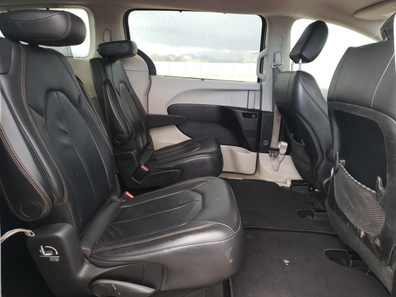 Photo 6 from auction – 2017 CHRYSLER PACIFICA T with VIN 2C4RC1BG1HR540442