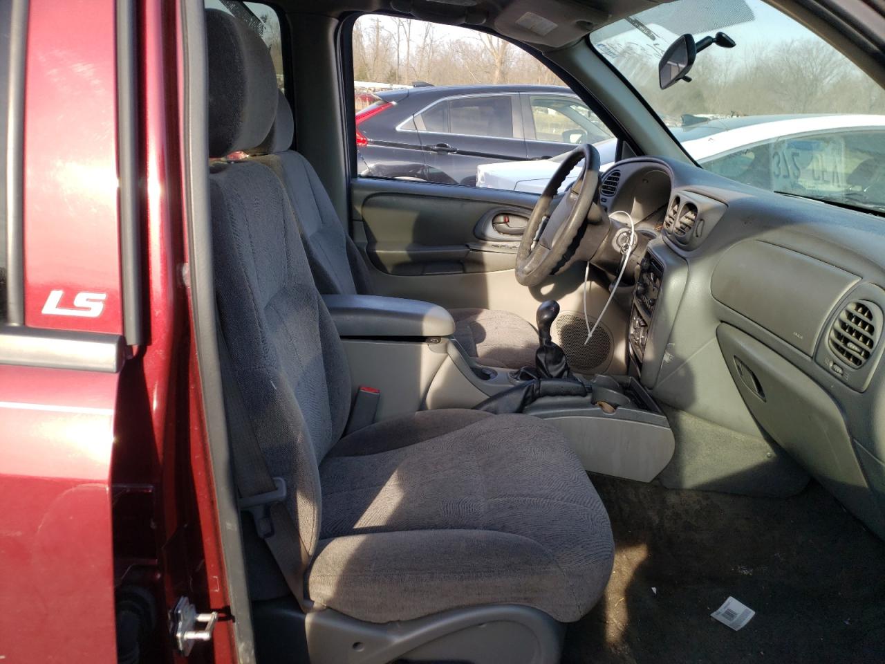 Photo 5 from auction – 2004 CHEVROLET TRAILBLAZE with VIN 1GNDS13S842392211