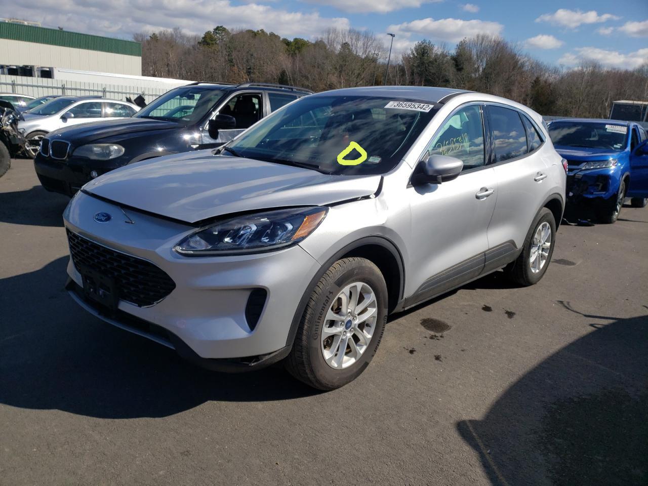 Photo 2 from auction – 2020 FORD ESCAPE SE with VIN 1FMCU9G61LUA19536