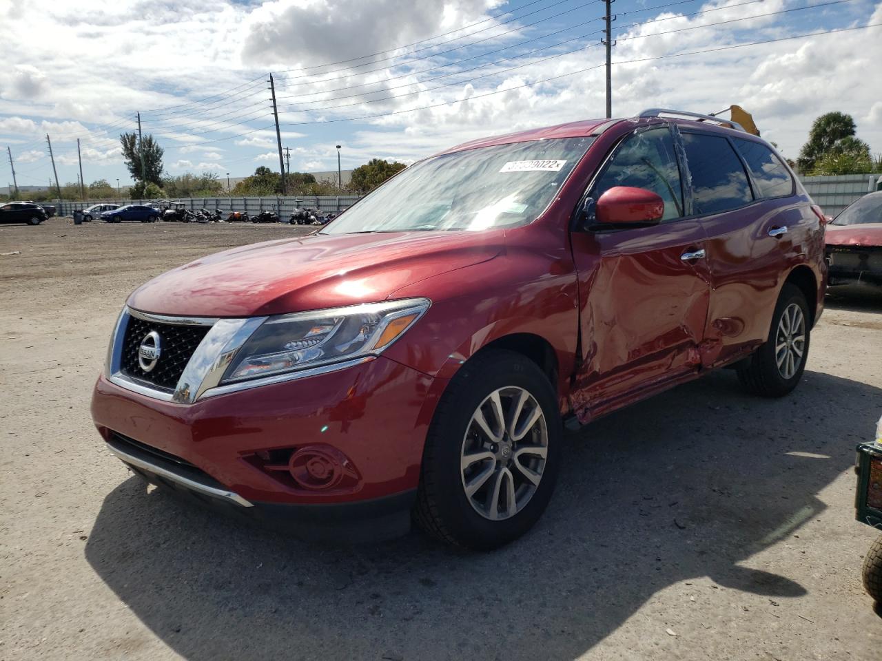 Photo 2 from auction – 2016 NISSAN PATHFINDER with VIN 5N1AR2MN5GC617569