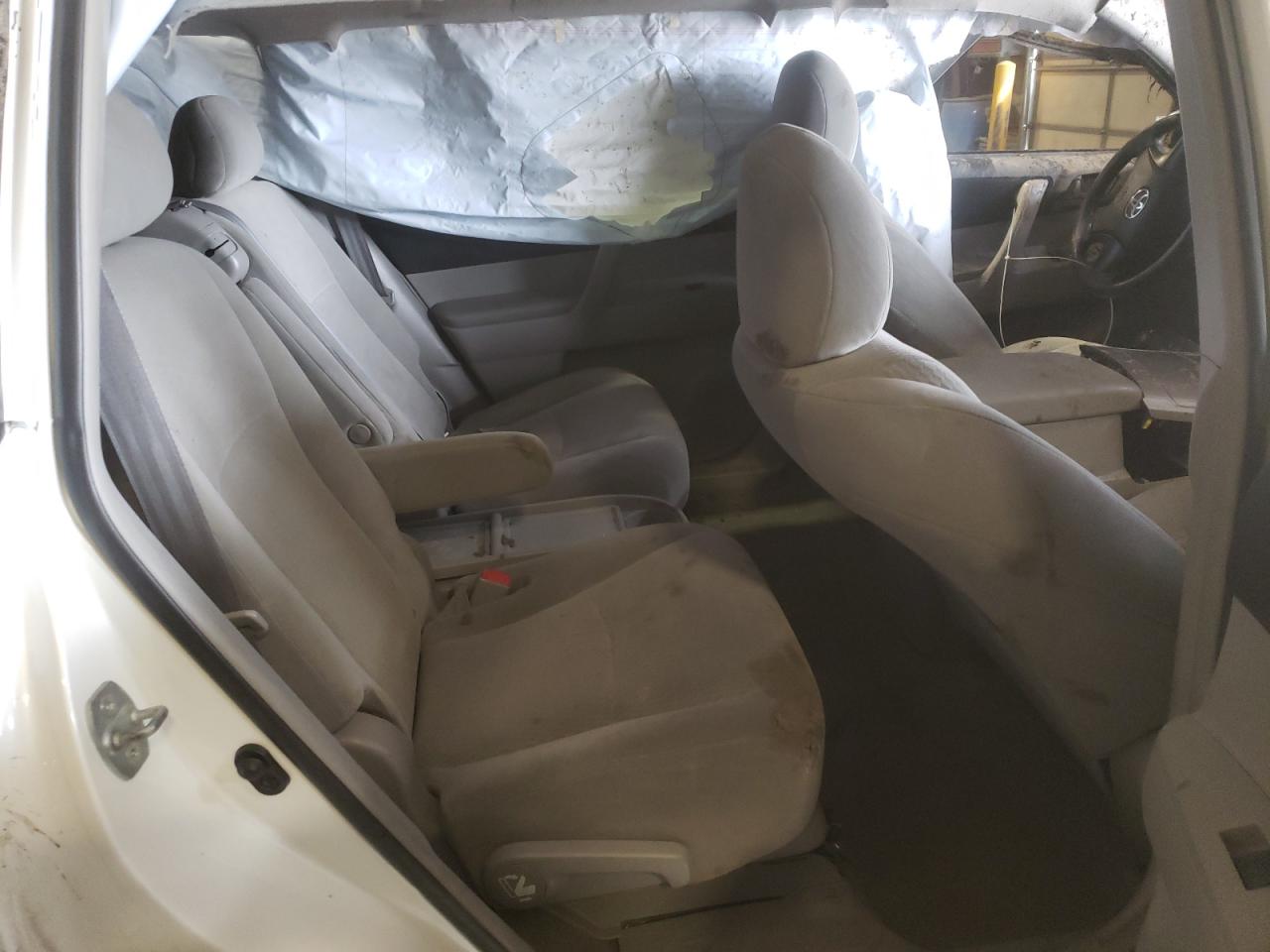 Photo 6 from auction – 2010 TOYOTA HIGHLANDER with VIN 5TDBK3EH6AS006306