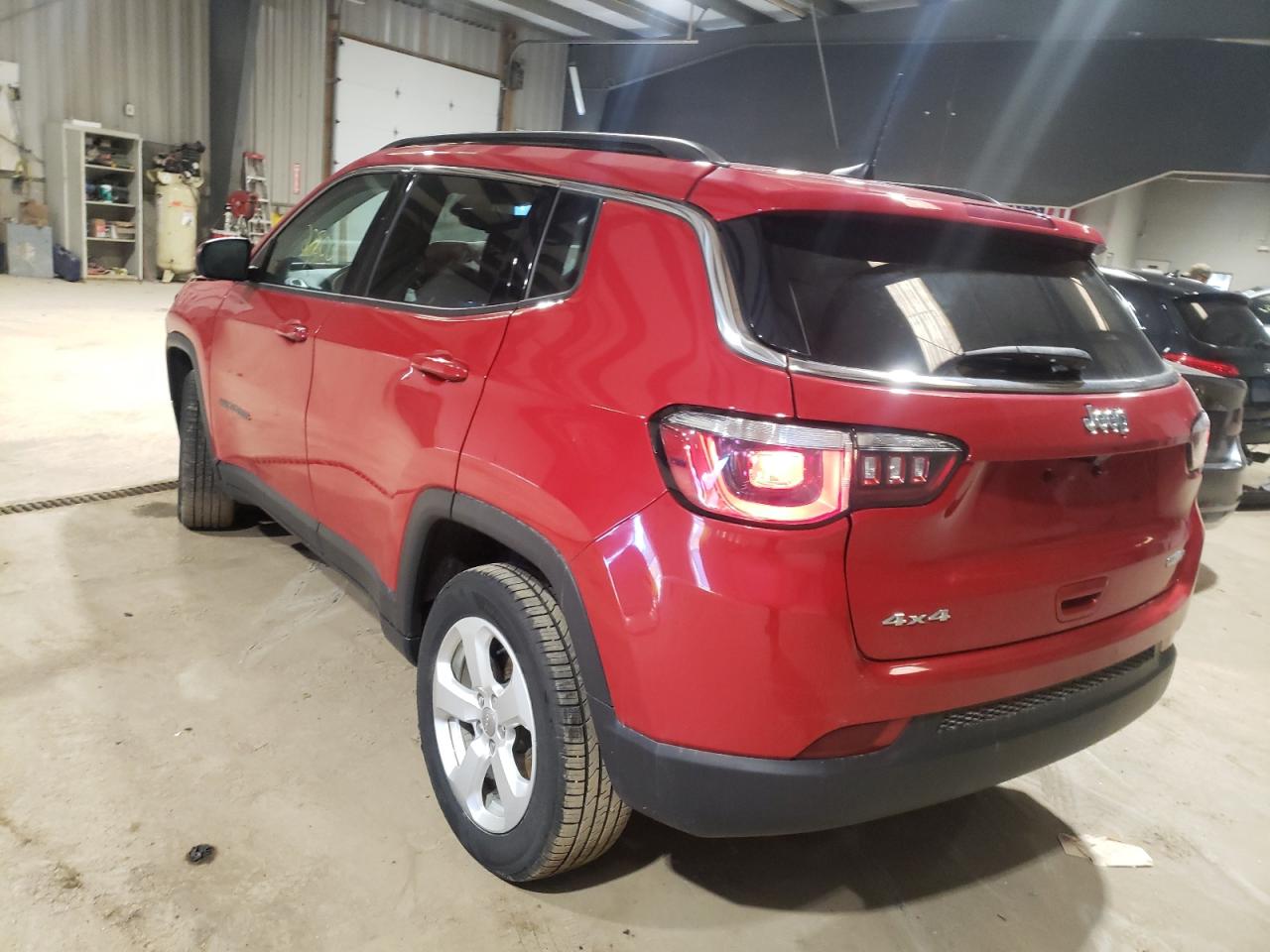 Photo 3 from auction – 2019 JEEP COMPASS LA with VIN 3C4NJDBBXKT703717