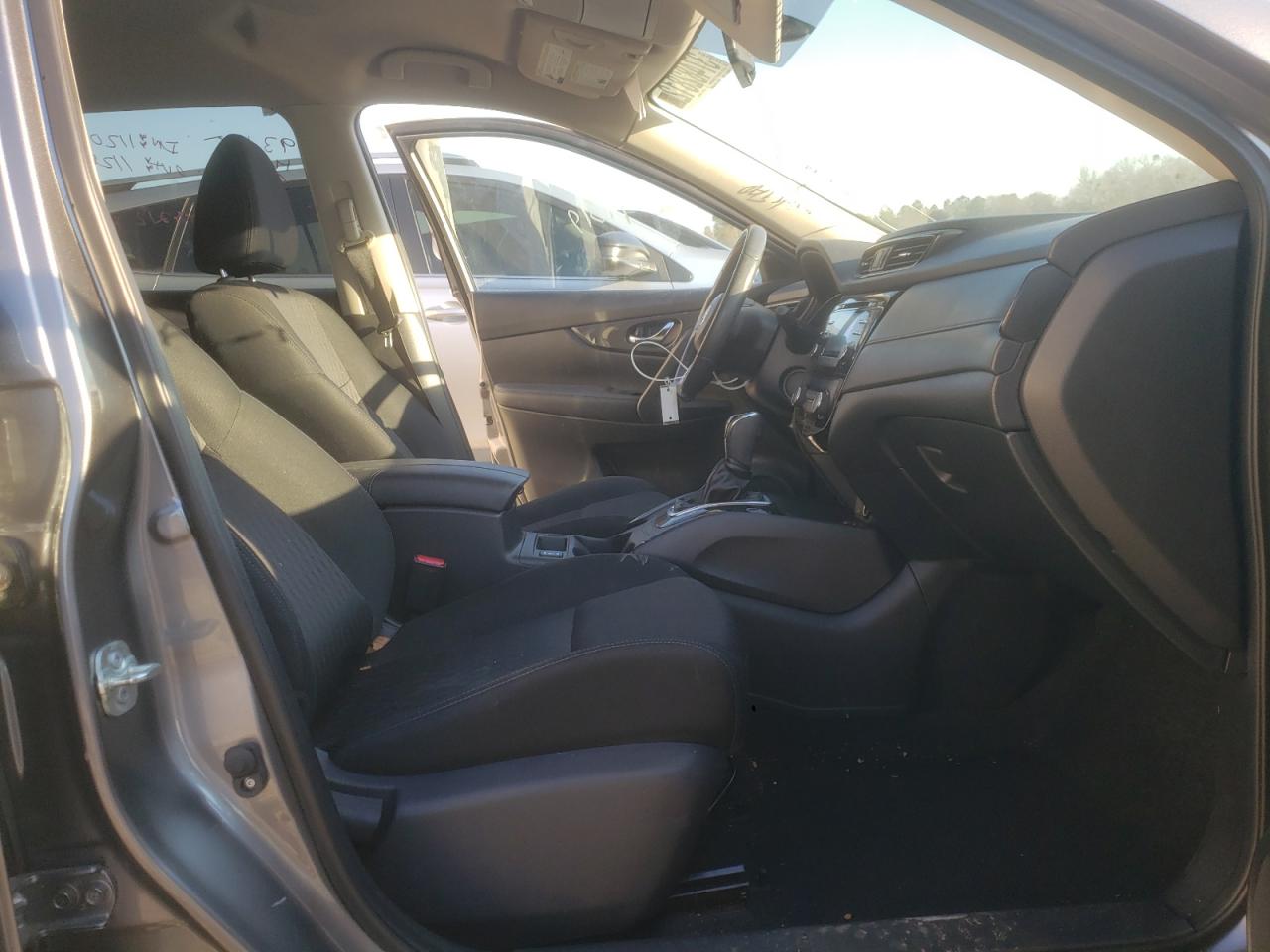 Photo 5 from auction – 2017 NISSAN ROGUE S with VIN KNMAT2MV3HP619112
