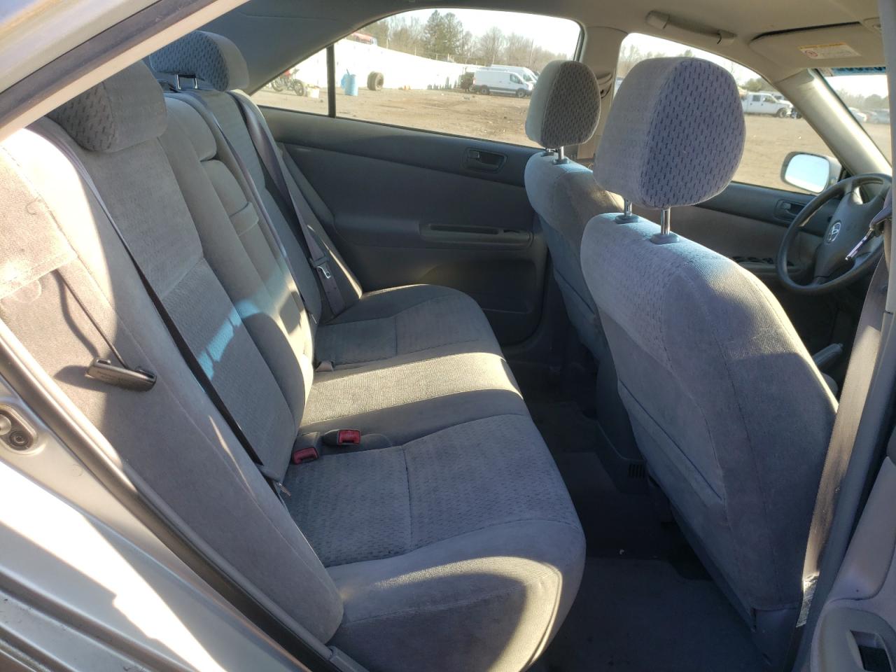 Photo 6 from auction – 2002 TOYOTA CAMRY with VIN 4T1BE32K32U511672