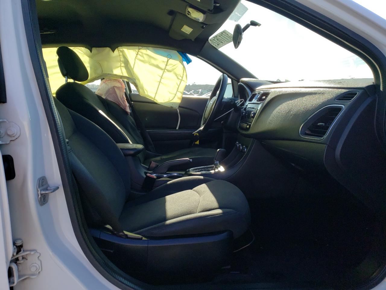 Photo 5 from auction – 2012 CHRYSLER 200 LX with VIN 1C3CCBAB0CN318874