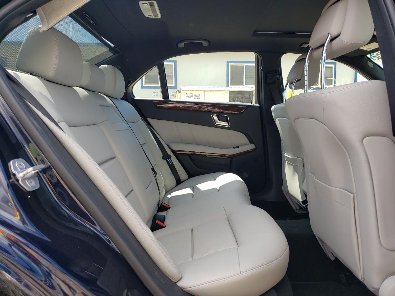 Photo 6 from auction – 2012 MERCEDES-BENZ E 350 with VIN WDDHF5KB3CA598201