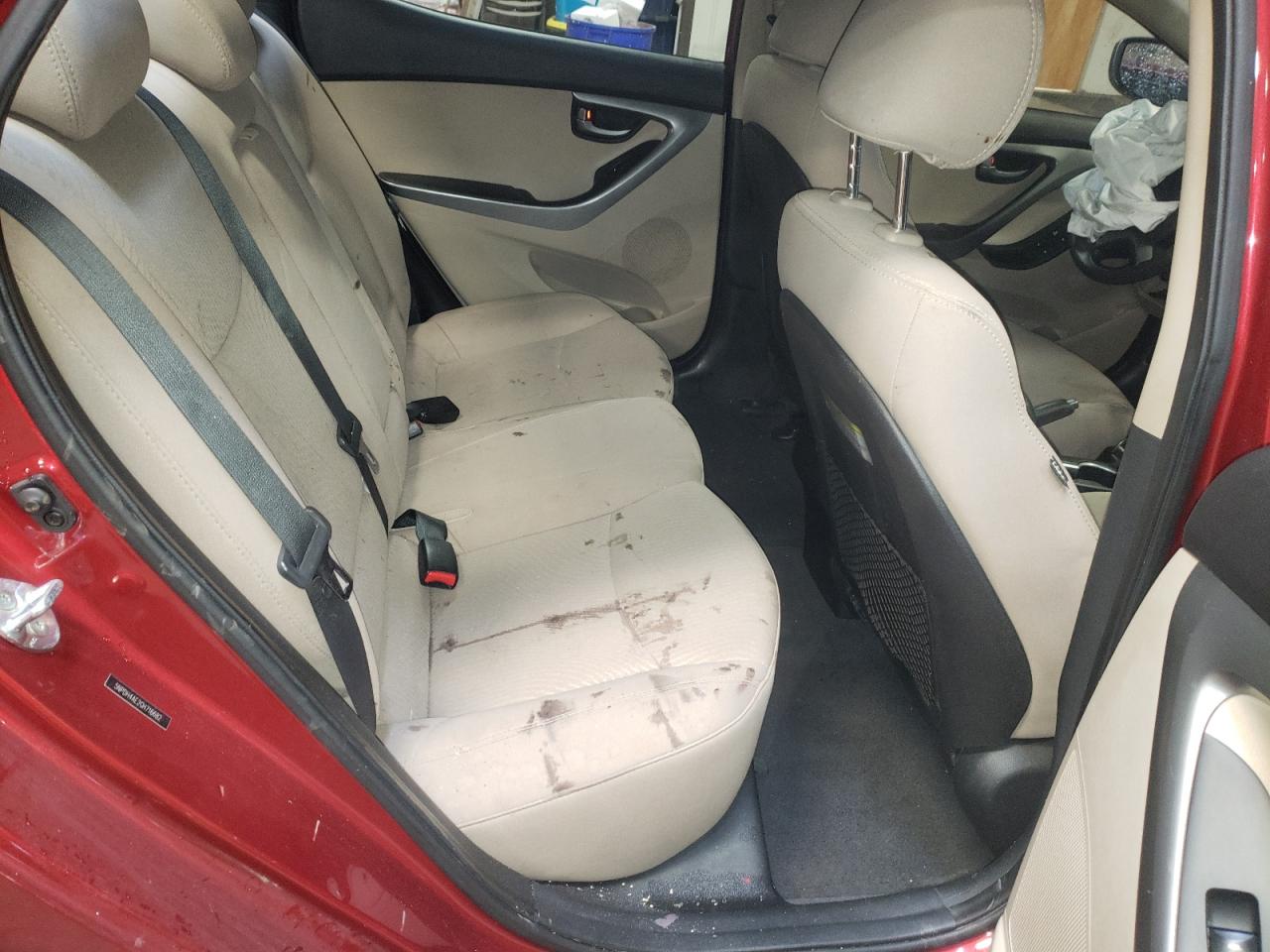 Photo 6 from auction – 2016 HYUNDAI ELANTRA SE with VIN 5NPDH4AE2GH716682