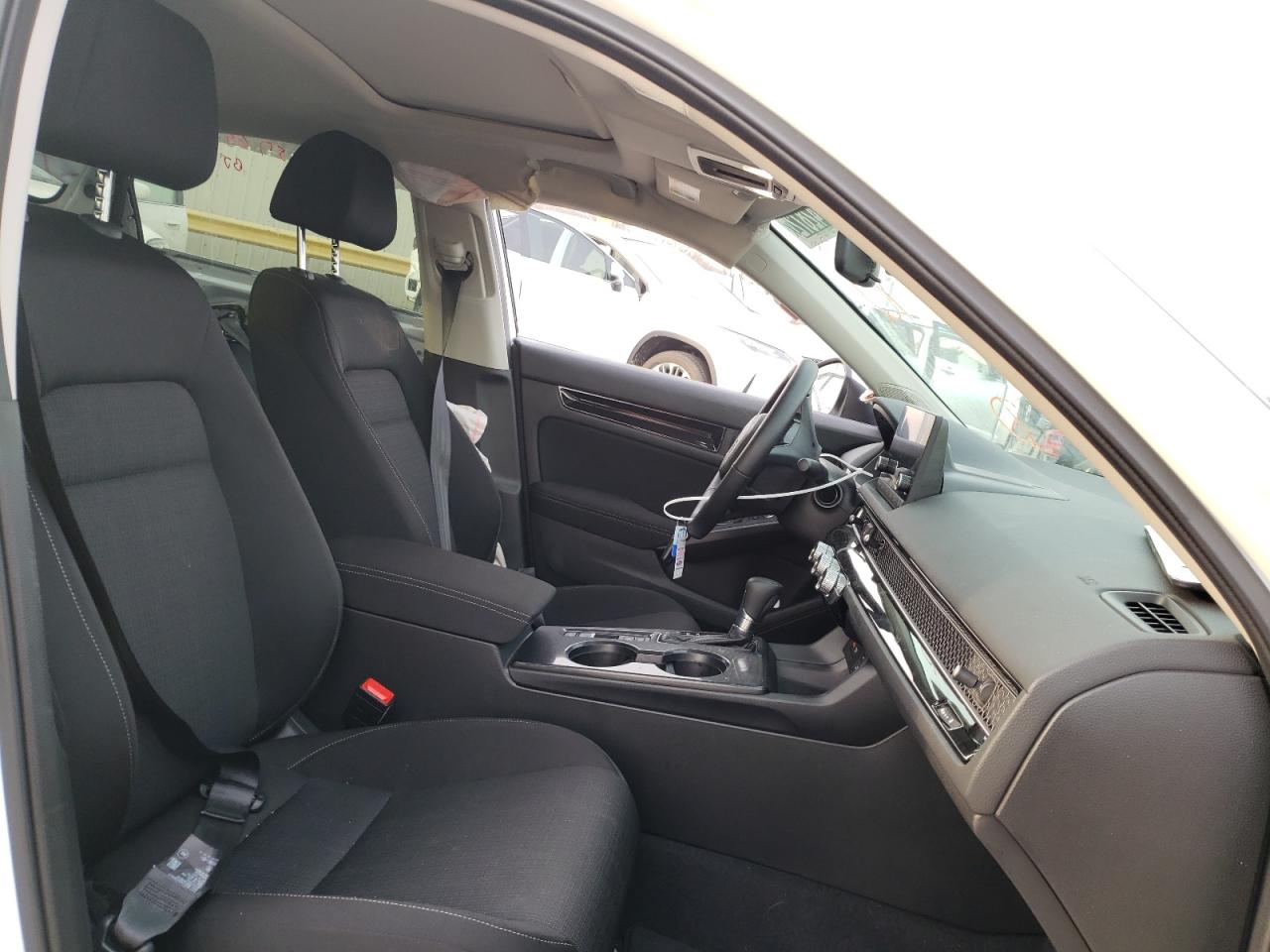 Photo 5 from auction – 2022 HONDA CIVIC EX with VIN JHMFE1F73NX004143